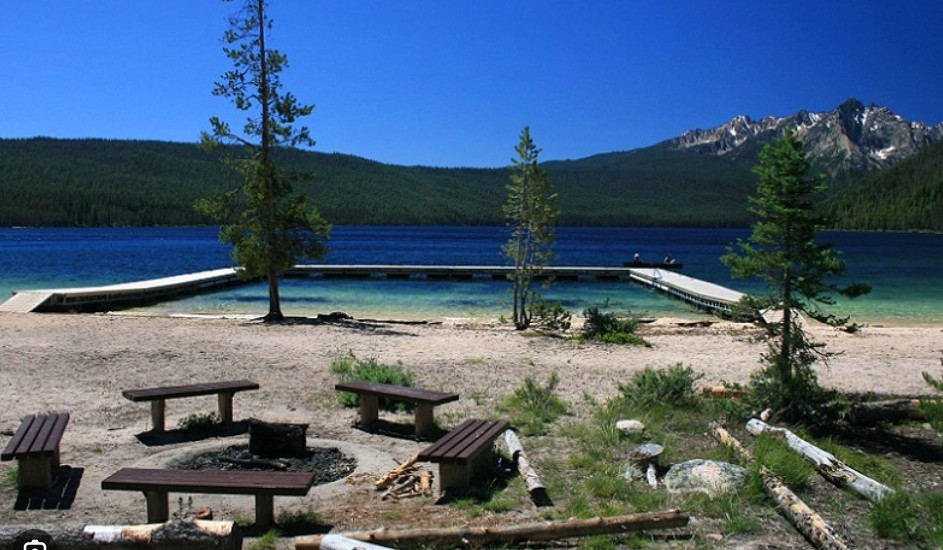 Redfish Lake with Sawtooth Mountains